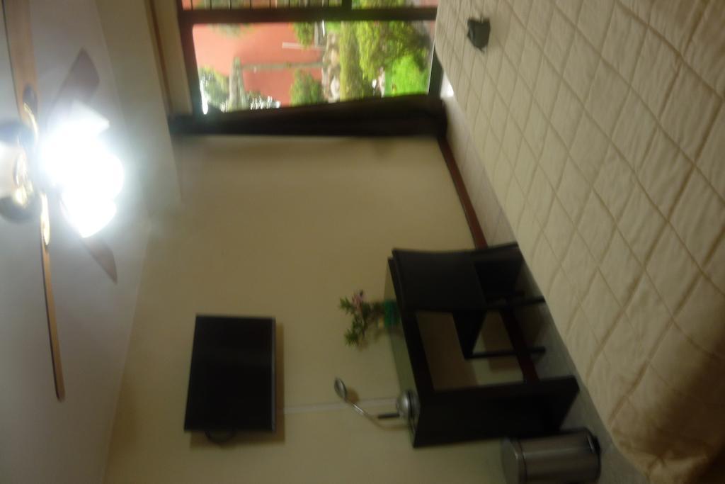 Hotel Boutique Valverde Cumbres De La Escalon Mejicanos Bilik gambar
