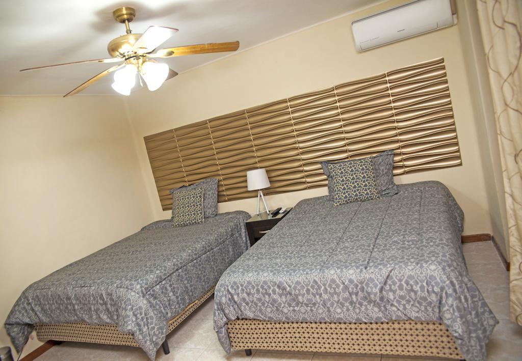 Hotel Boutique Valverde Cumbres De La Escalon Mejicanos Bilik gambar