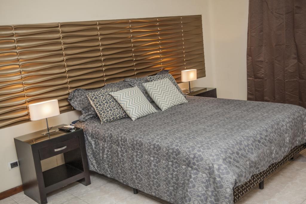 Hotel Boutique Valverde Cumbres De La Escalon Mejicanos Bilik gambar