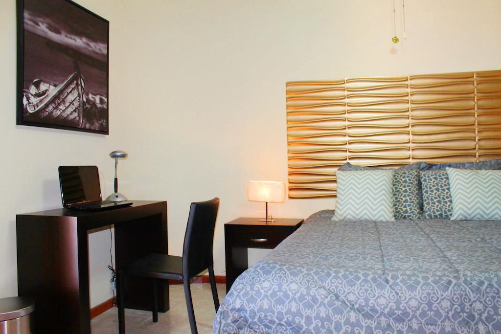 Hotel Boutique Valverde Cumbres De La Escalon Mejicanos Bilik gambar
