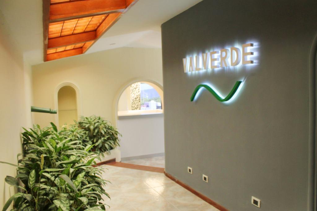 Hotel Boutique Valverde Cumbres De La Escalon Mejicanos Luaran gambar